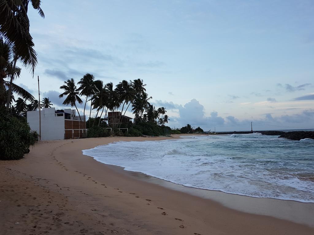 White Sand Villa - Beach Front Hikkaduwa Exterior foto
